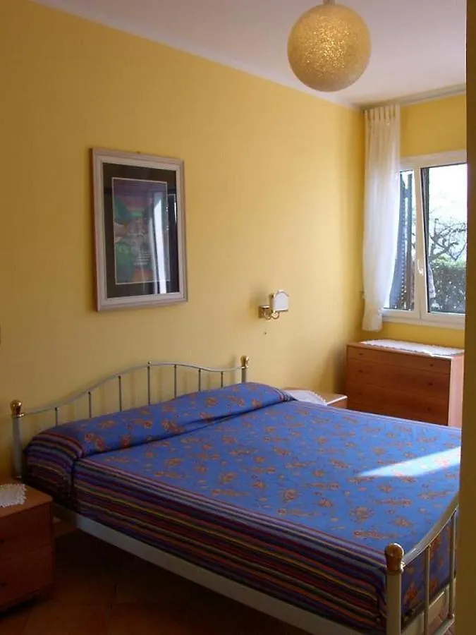 Casa Gialla Imperia 0*,  Italia